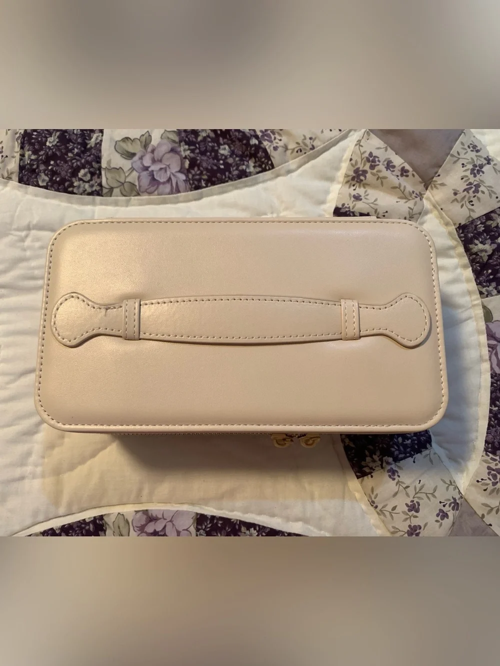 Young Living Cream/Blush Essential Oil Travel Case with Gold Zipper
